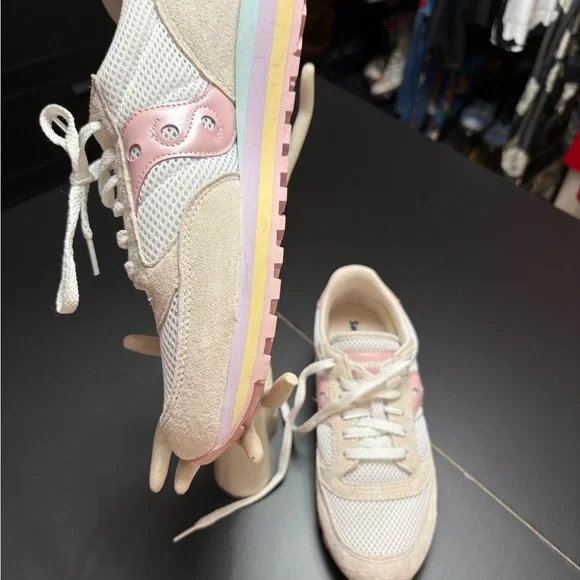 Saucony Pink and White Women's Sneakers *HAIRSTYLIST* - Picture 6 of 7